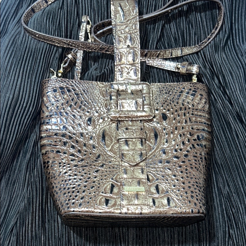 Elegant Brown Crocodile-Embossed Women's Bag